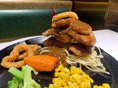 -汤姆家的牛排意面披萨(新城市广场店)