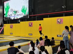 -嘿哟动霸CHUA·新潮玩运动娱乐中心·蹦床滑冰团建乐园
