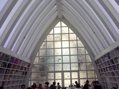 -钟书阁(松江泰晤士小镇店)