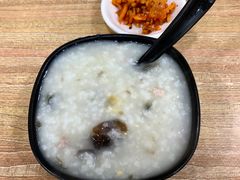 皮蛋瘦肉粥-吃不亏特色包子(三峡广场店)