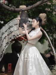 点击看大图 -Renee芮亦婚纱