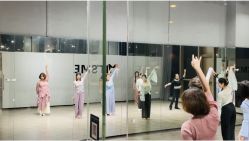 点击看大图 -ITSME舞蹈工作室