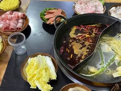 鸳鸯锅-重庆故事姊妹老火锅(财经学院店)