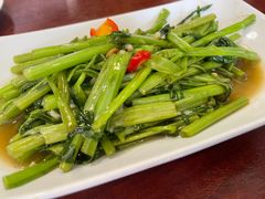 -Dang restaurant (patong phuket)