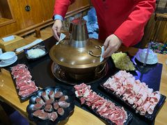 -果松木炭酸菜铜火锅·外婆参鸡汤