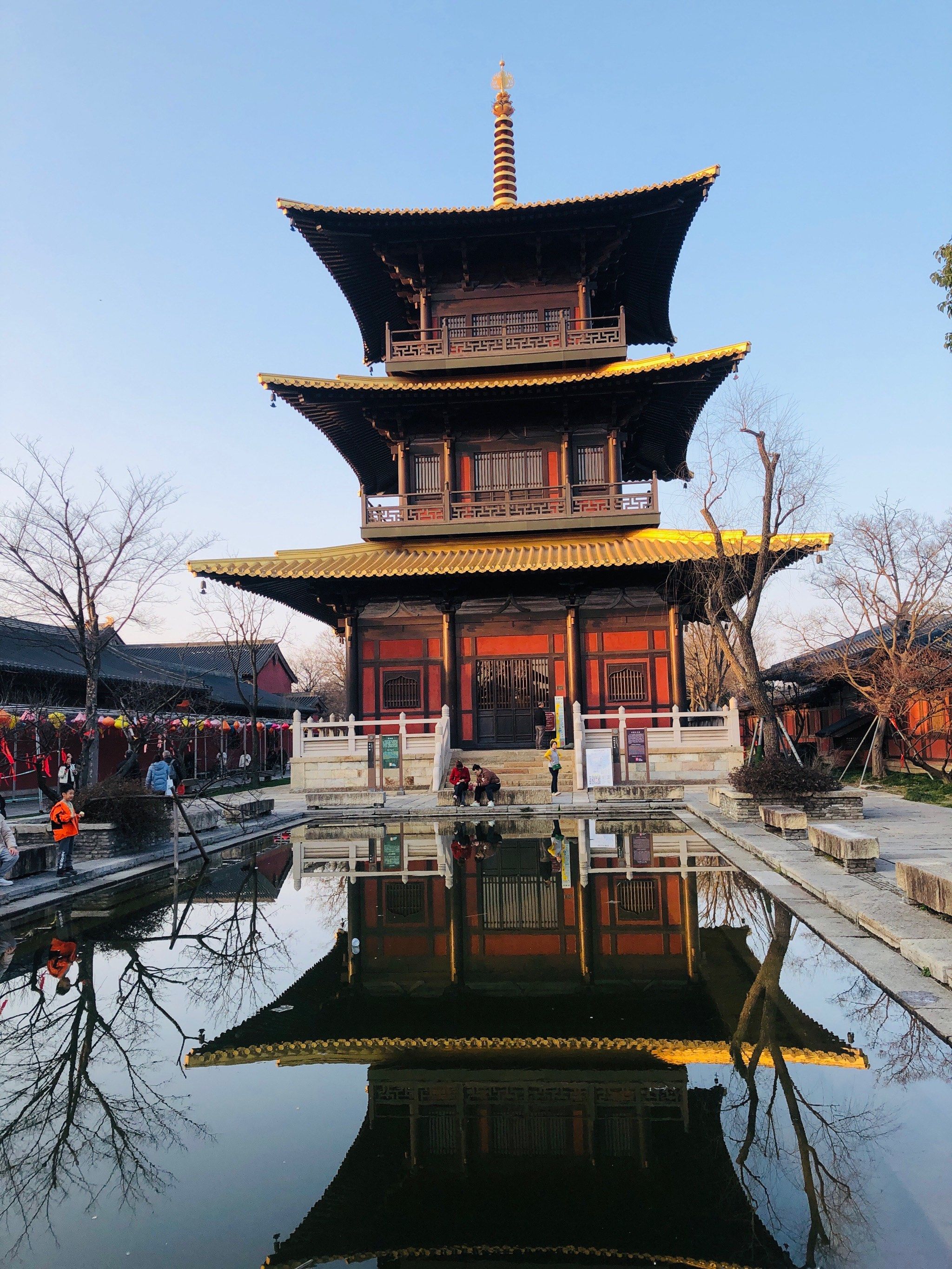 夕阳下的广富林塔金顶照耀,别样的风景#落