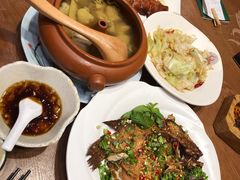 -老滇山寨•云南特色菜•地方菜•民族风情歌舞表演(金碧店)