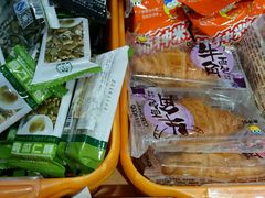 -来伊份1038(新村路三店)