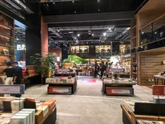 -半山书局(新世纪商城店)
