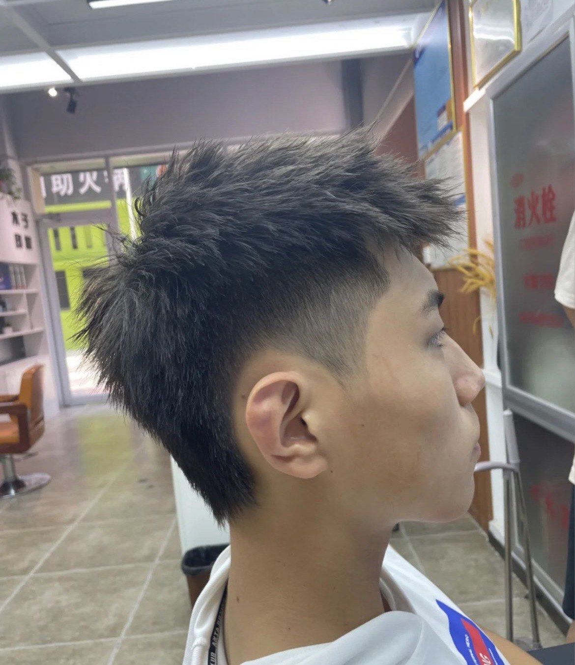 短发\\n男生短发短发发型莫非万里清爽短发清爽发型\\n专注原创发型