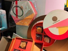 -星巴克(上海虹桥新天地二店)