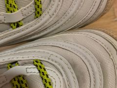 -京伟修鞋洗鞋奢侈品皮具护理店