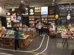 -LINE FRIENDS Garosu-gil Flagship Store