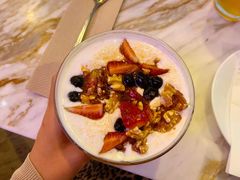 野莓核桃蜂蜜希腊酸奶-The Rug Cafe(王府中环店)