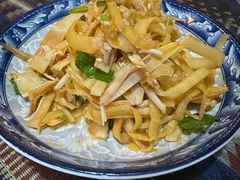 -蜗牛小馆醉乡民谣云南菜(惠新西里店)