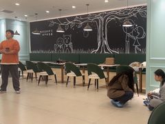 -安格丽娜·狗咖·猫咖羊驼咖(春熙路百盛商场店)