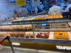 面包甜点陈列柜-鲍师傅糕点(大沽南路店)