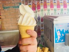 鲜奶冰淇凌-古老冰山特色冰淇淋店(艾提尕尔店)