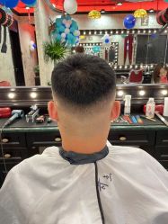 -东方先生国潮男士理发馆