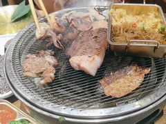 -青瓦餐厅·生鱼片·韩园烤肉(西塔店)