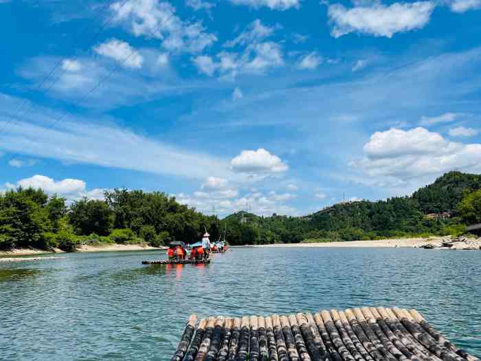永安溪漂流-"永安溪碧水荡漾,正值春暖之际,乘坐竹筏一.