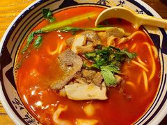 苗家特色酸汤肥牛粉-鑫花溪牛肉米粉(苏州中心店)