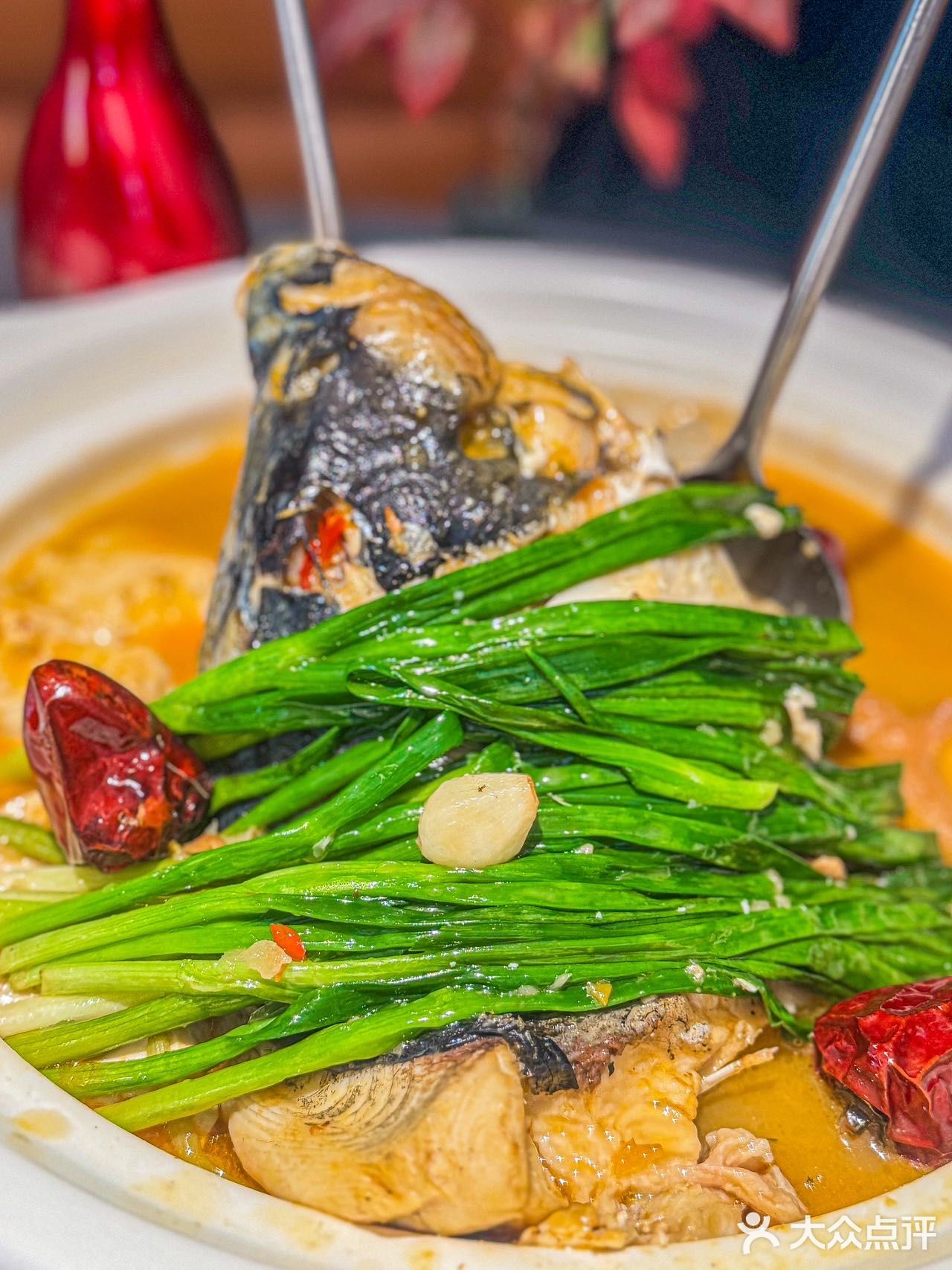 妈呀！这家的家烧乾坤隆鱼头真是香迷糊了！