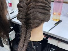 -首脑美容美发化妆美甲培训学校(龙岗校区)