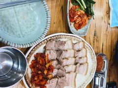 小盘白切肉-旺清进洞米肠汤