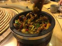 -山珍王国·云南野生菌石锅鱼
