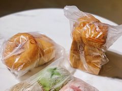 甜甜圈-顶东面包花园·生日蛋糕(世博店)