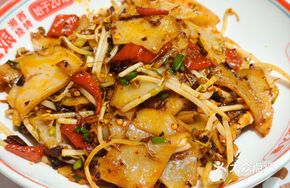 Shredded Pork with Pickled Chili and Wide Noodles