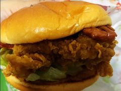 吮指十三鲜小龙虾烤鸡堡/鸡肉卷-肯德基(郴州飞虹店)