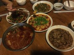 -茅屋大酒店