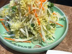 白菜拌蛰皮-金太阳海鲜烧烤·本地人餐厅(东纬路旗舰店)