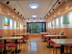 大堂-八卤粉面·西安刀削·绵阳米粉(三湘泗宝店)