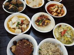 -蓝田九大碗民俗食府(蓝田店)