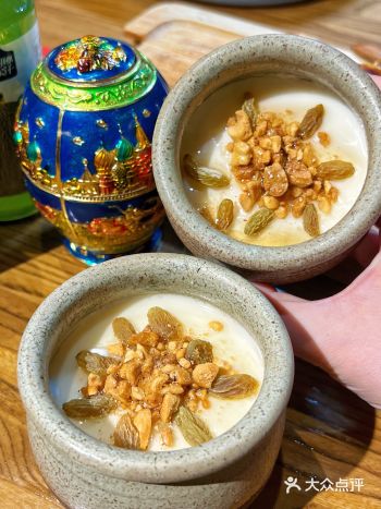 是不是只有五道口才有酸奶粽子️️