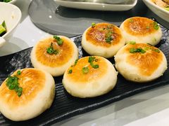 京葱生煎包（半打）脆皮豆腐烧汁一口牛-凯悦酒家