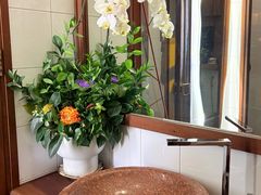 -Cuc Gach Quan Restaurant