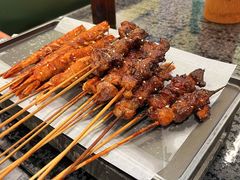 -何妹湿辣牛肉·粤式烧烤砂煲(桂雅路店)