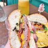 万物皆可火鸡面⁉️ 温州也有火鸡面汉堡了