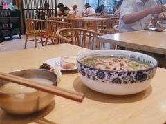 -镇南锅盖面馆(解放路店)