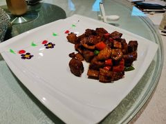 黑椒鲍菇牛肉粒-江苏饭店-中餐厅
