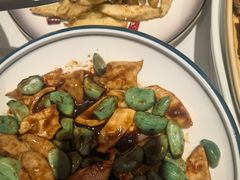 -八府香鸭·啫啫煲(华山路店)