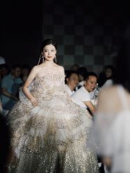 -伯瓷皇后婚纱艺术空间