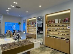 -三目眼镜·蔡司视觉合作店(青浦宝龙店)