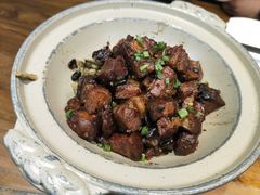 -阿瓦山寨·湘菜现炒·剁椒鱼头王(咸阳总店)