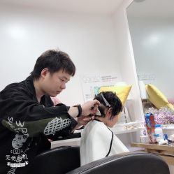 点击看大图 -YESIDO椰岛造型烫发染发