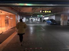 -万象城-停车场